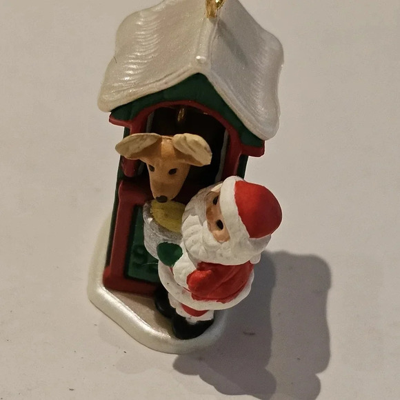 Hallmark Other - Hallmark Keepsake Miniature Ornament "Feeding Time" 1992